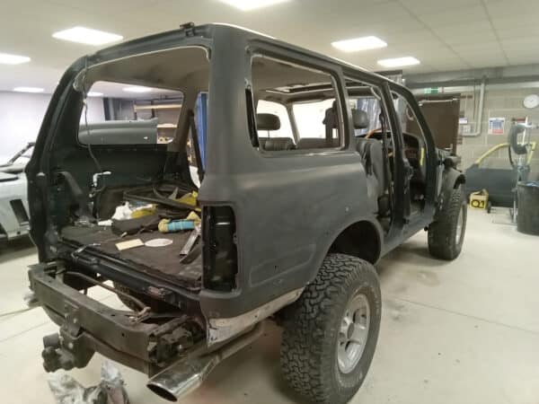 21012025 1994 Toyota Land Cruiser paint prep 32