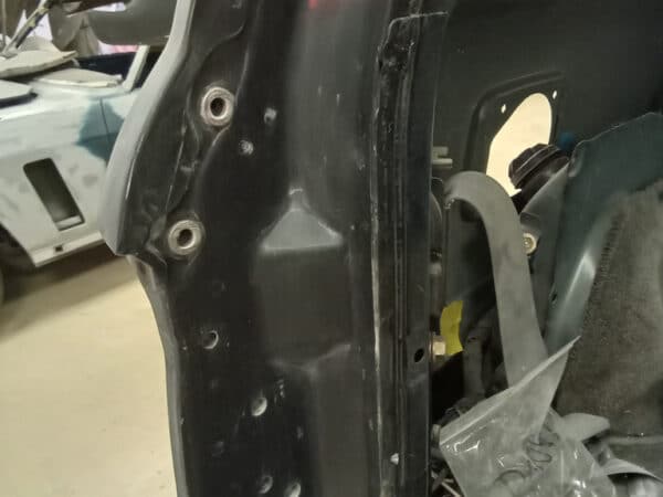 21012025 1994 Toyota Land Cruiser paint prep 38