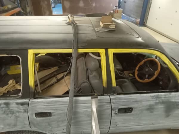 21012025 1994 Toyota Land Cruiser paint prep 8