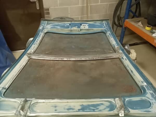 23012025 1973 MGB Roadster strip 11