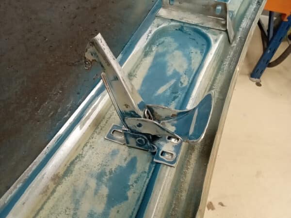 23012025 1973 MGB Roadster strip 8