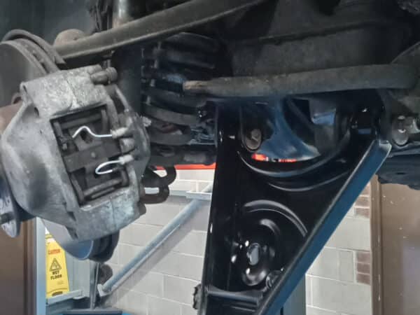 23012025 1985 Mercedes 500SL front suspension 6