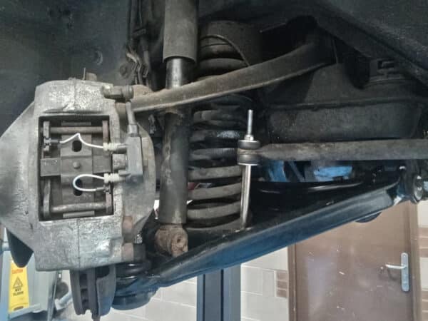 23012025 1985 Mercedes 500SL front suspension 9