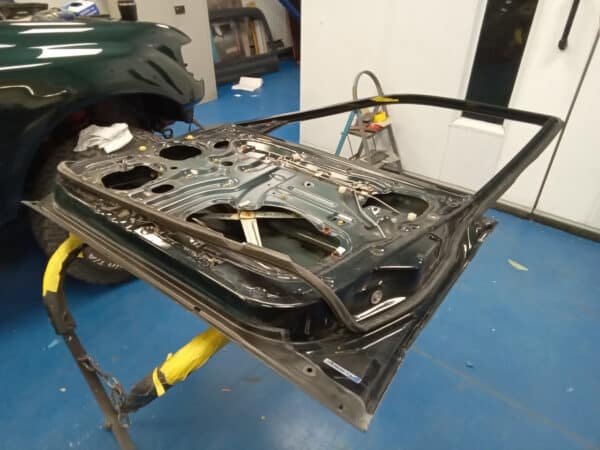 23012025 1994 Toyota Land Cruiser door prep 10