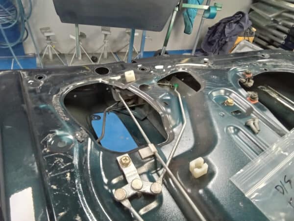 23012025 1994 Toyota Land Cruiser door prep 16