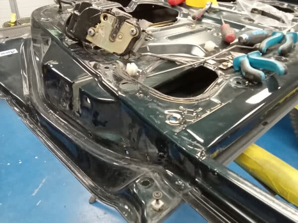 23012025 1994 Toyota Land Cruiser door prep 17