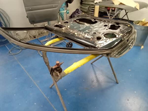 23012025 1994 Toyota Land Cruiser door prep 8