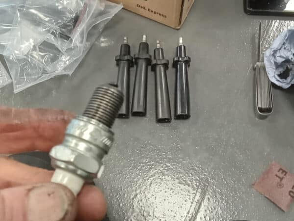 24012025 1969 Daimler 250 V8 ignition system 7