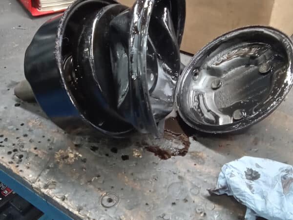 24012025 1972 MGB GT servo removal 8