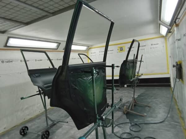 24012025 1994 Toyota Land Cruiser doors in paint 16