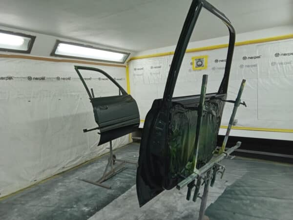 24012025 1994 Toyota Land Cruiser doors in paint 22