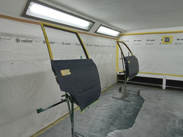 24012025 1994 Toyota Land Cruiser doors in paint 27