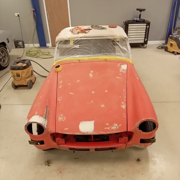 240125 1980 mg midget sand down and filler begins (2)