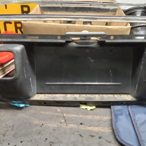 240125 2002 ford thunderbird rear fog and reverse lights (7)