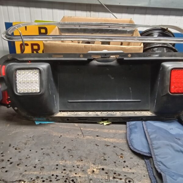 240125 2002 ford thunderbird rear fog and reverse lights (8)