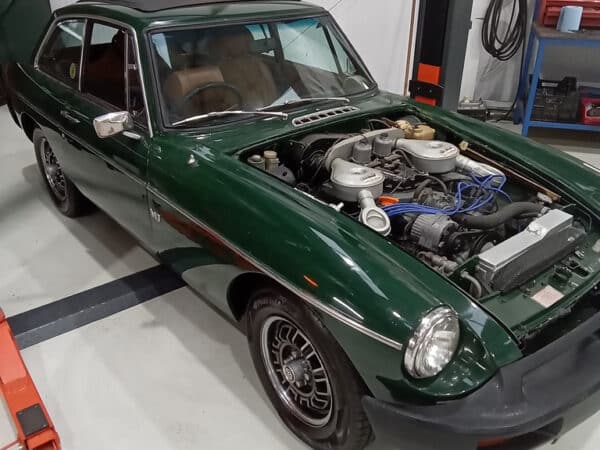30012025 1975 mgb gt v8 strip down (18)