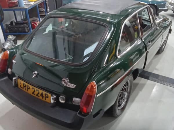 30012025 1975 mgb gt v8 strip down (19)