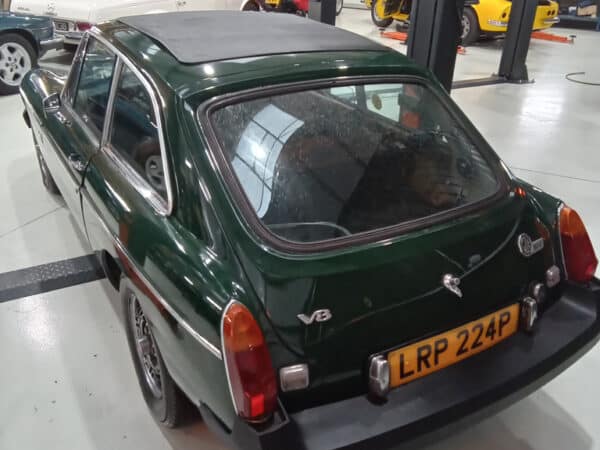 30012025 1975 mgb gt v8 strip down (20)