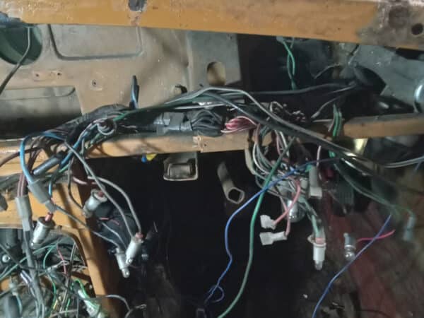 30012025 1975 mgb gt v8 strip down (31)