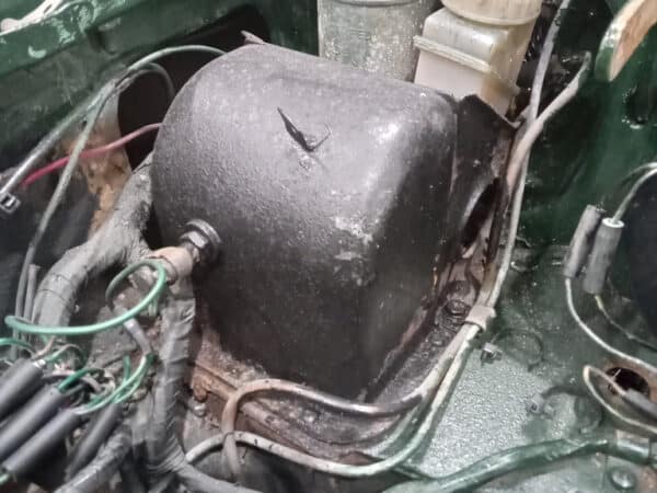 30012025 1975 mgb gt v8 strip down (34)