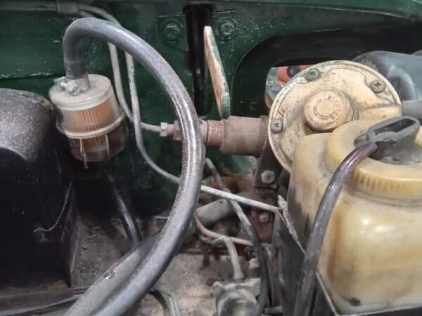 30012025 1975 mgb gt v8 strip down (35)