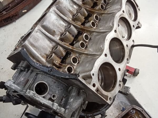 30012025 1975 mgb gt v8 strip down (9)