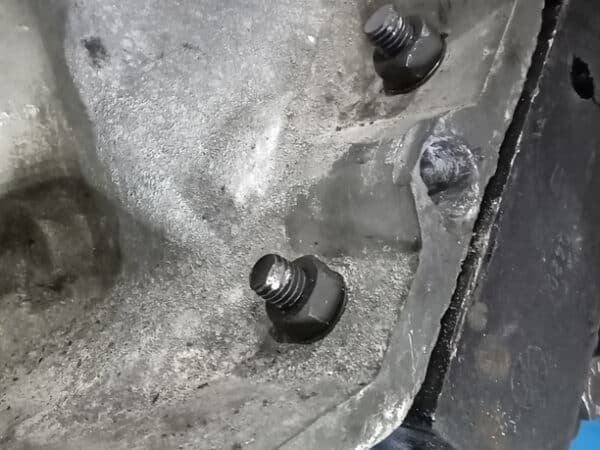 30012025 1975 volkswagen beetle 1303 engine and gearbox (11)