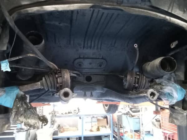 30012025 1975 volkswagen beetle 1303 engine and gearbox (27)