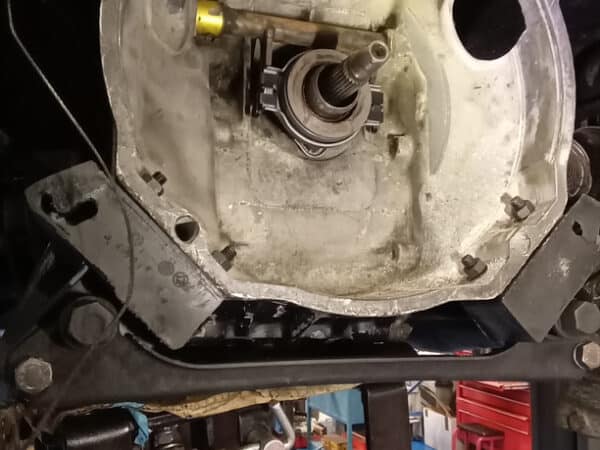 30012025 1975 volkswagen beetle 1303 engine and gearbox (33)