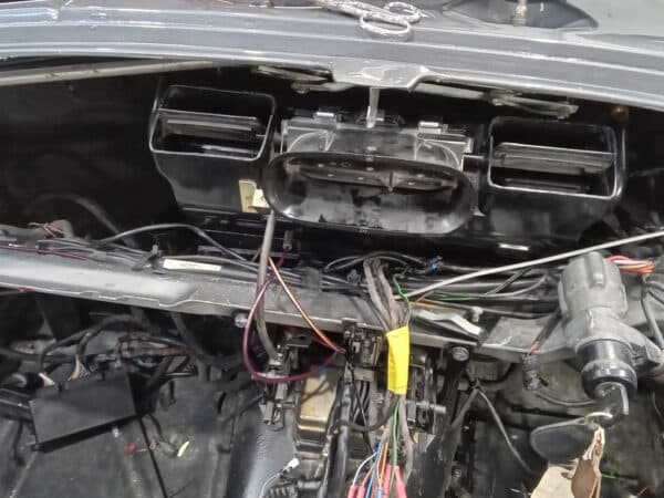30012025 1987 mercedes 500sl heater and wiring loom (12)