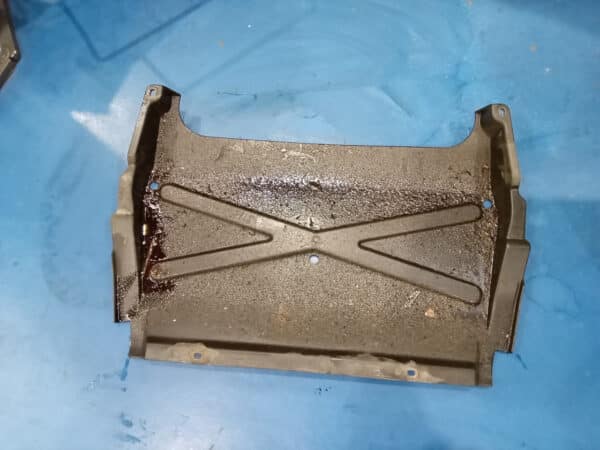 30012025 1999 vauxhall omega engine clean up (10)
