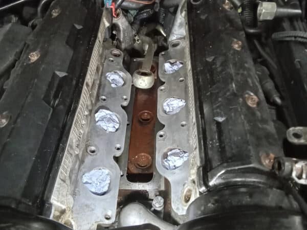 30012025 1999 vauxhall omega engine clean up (13)