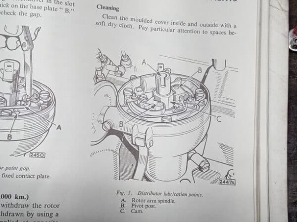 04022025 1969 daimler 250 v8 ignition issues (1)