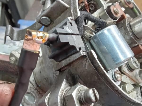 04022025 1969 daimler 250 v8 ignition issues (16)