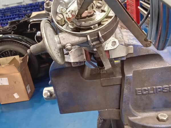 04022025 1969 daimler 250 v8 ignition issues (17)