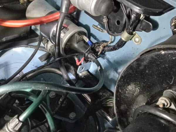 04022025 1969 daimler 250 v8 ignition issues (5)