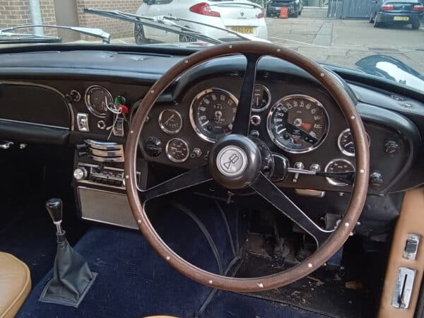 05022025 1969 aston martin db7 volante appraisal and start of strip down (51)
