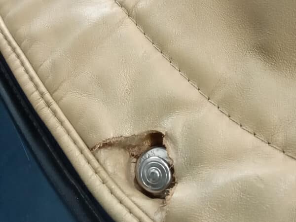 05022025 1969 aston martin db7 volante appraisal and start of strip down (7)
