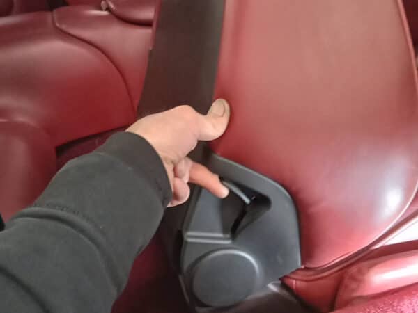 05022025 2001 aston martin db7 seat trim (9)
