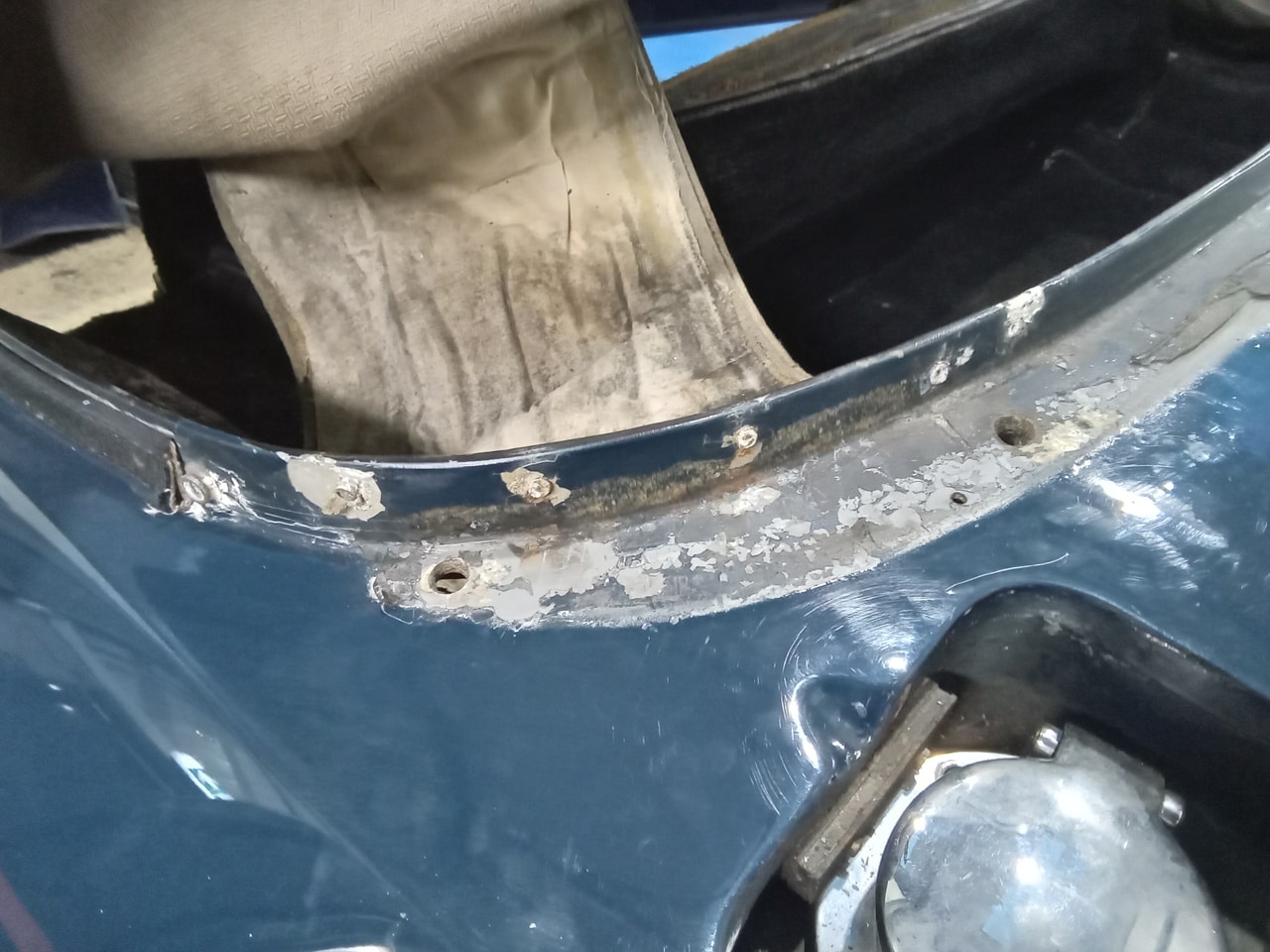 07022025 1969 aston martin db6 volante strip down (110)