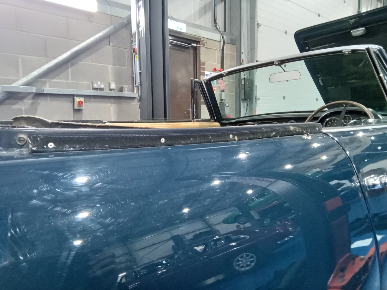 07022025 1969 aston martin db6 volante strip down (120)