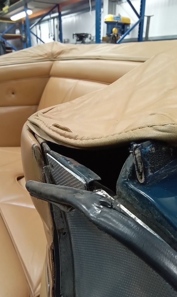 07022025 1969 aston martin db6 volante strip down (142)