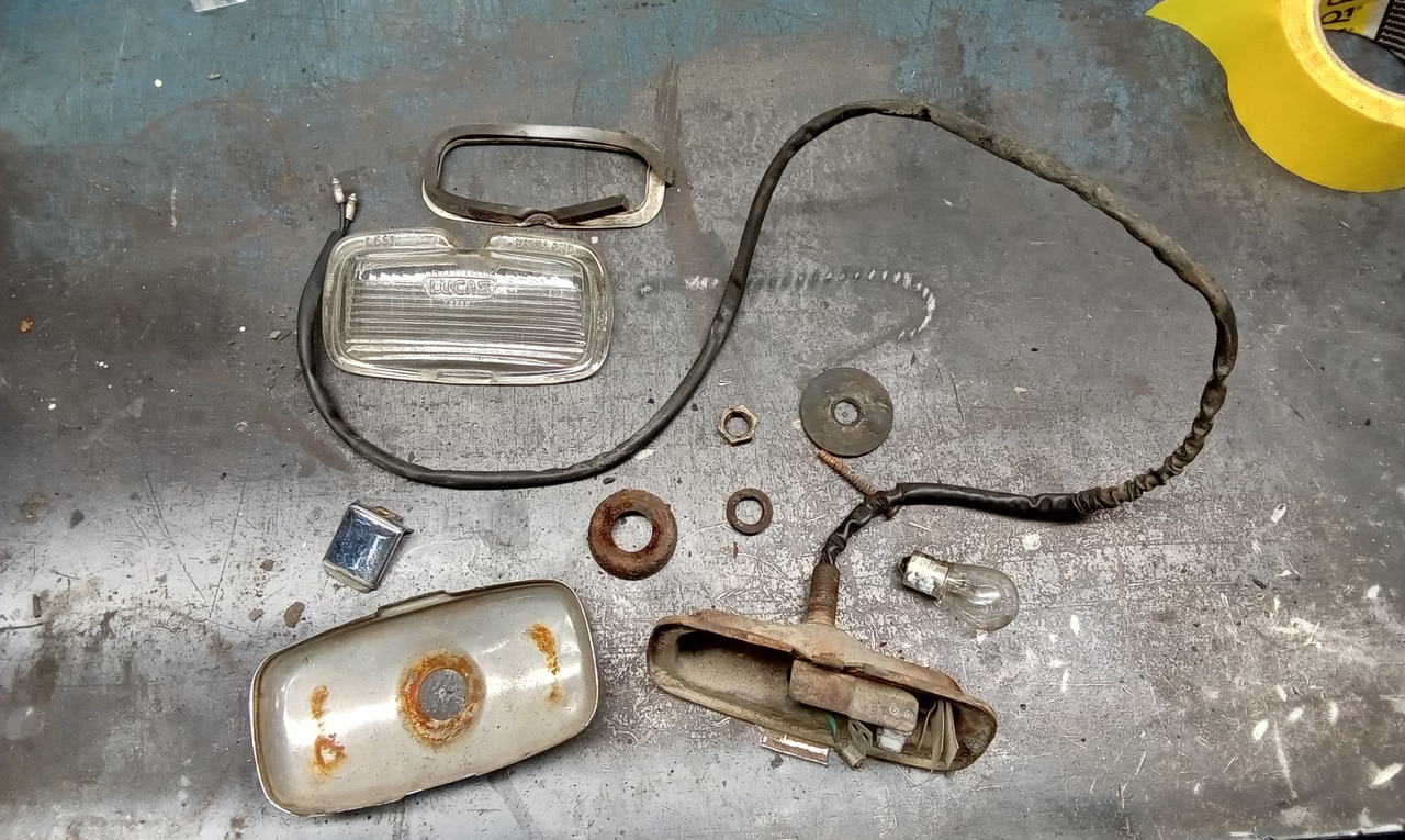 07022025 1969 aston martin db6 volante strip down (166)
