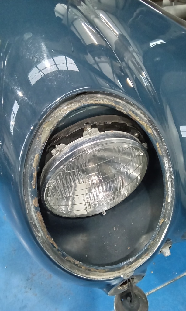 07022025 1969 aston martin db6 volante strip down (169)