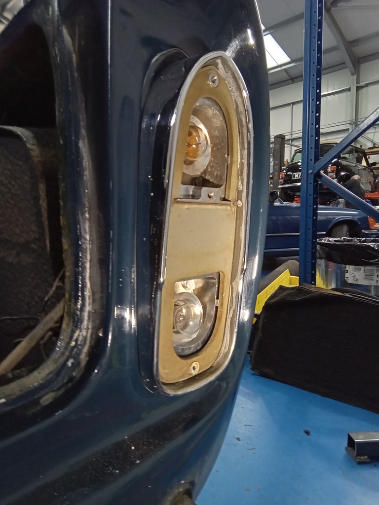 07022025 1969 aston martin db6 volante strip down (19)