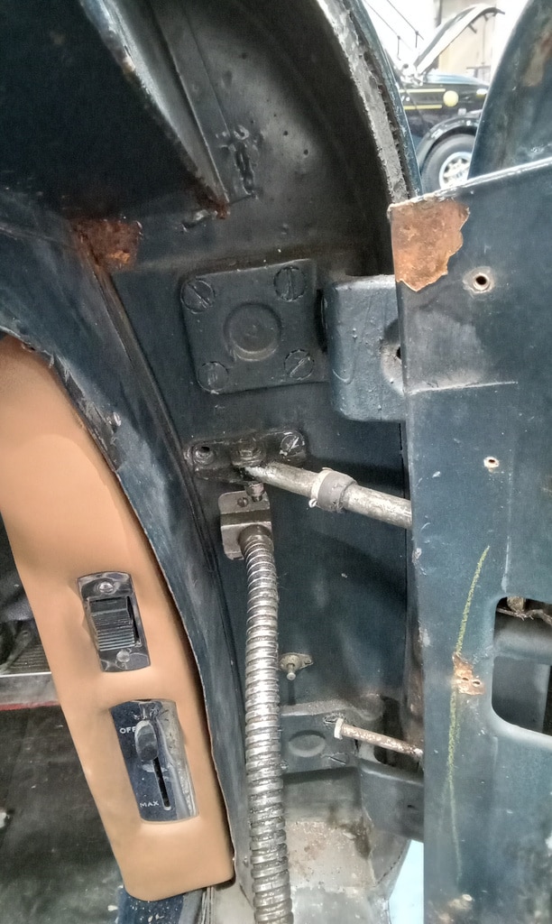 07022025 1969 aston martin db6 volante strip down (246)