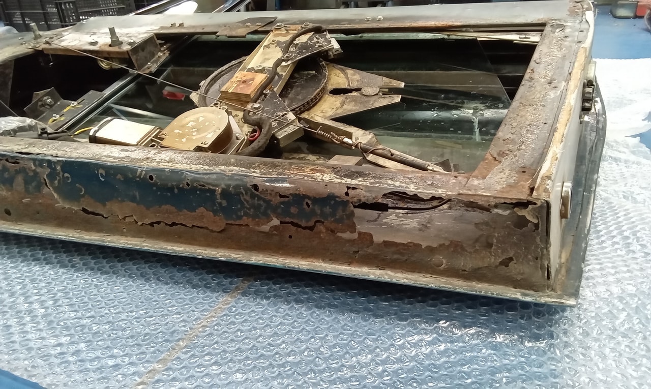 07022025 1969 aston martin db6 volante strip down (250)