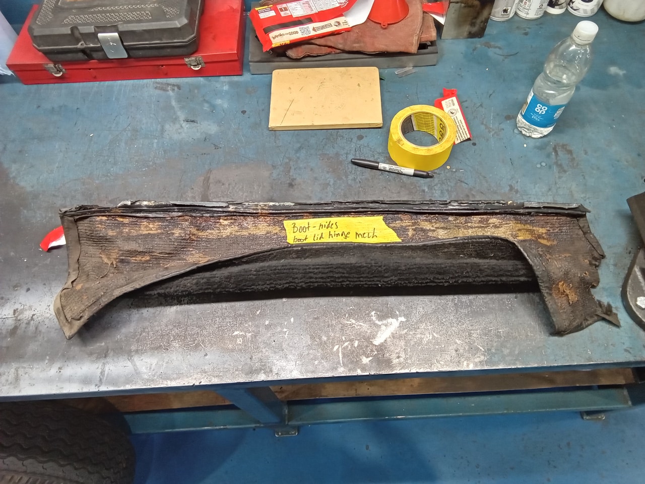 07022025 1969 aston martin db6 volante strip down (50)