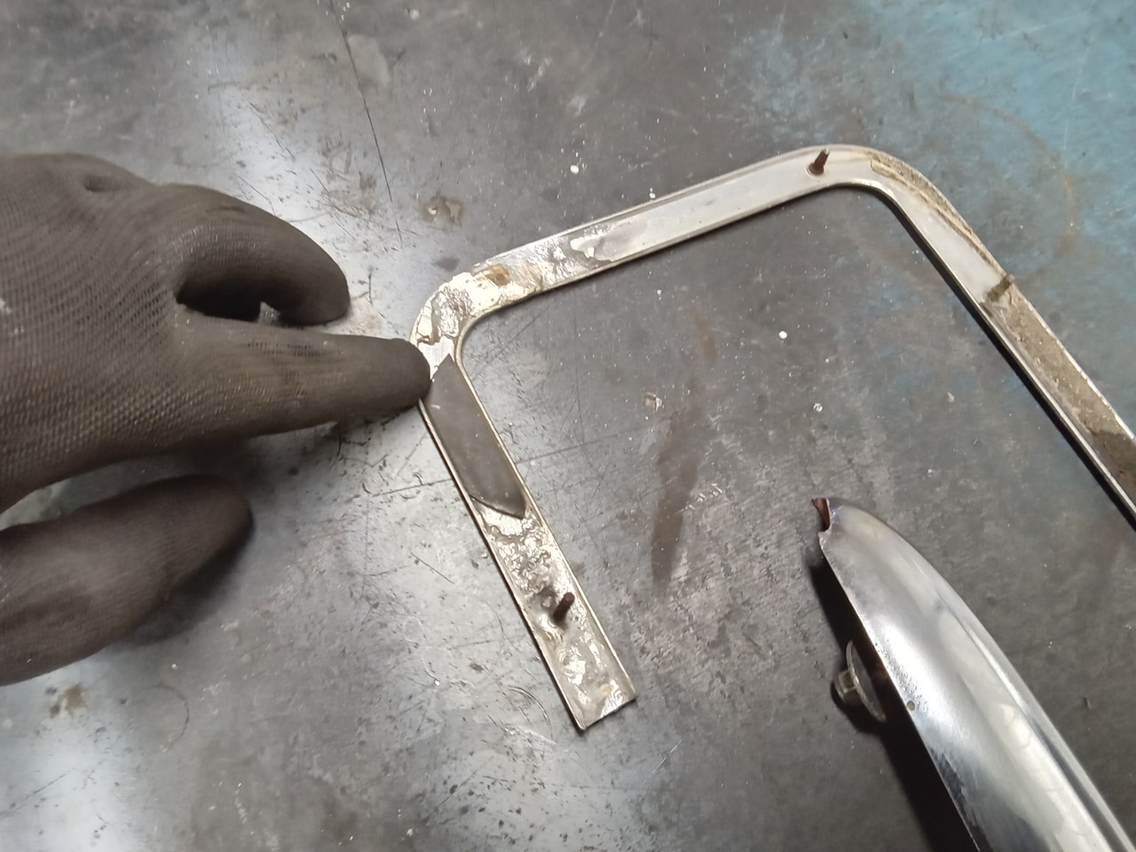 07022025 1969 aston martin db6 volante strip down (54)