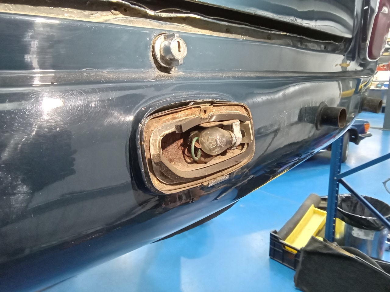 07022025 1969 aston martin db6 volante strip down (6)